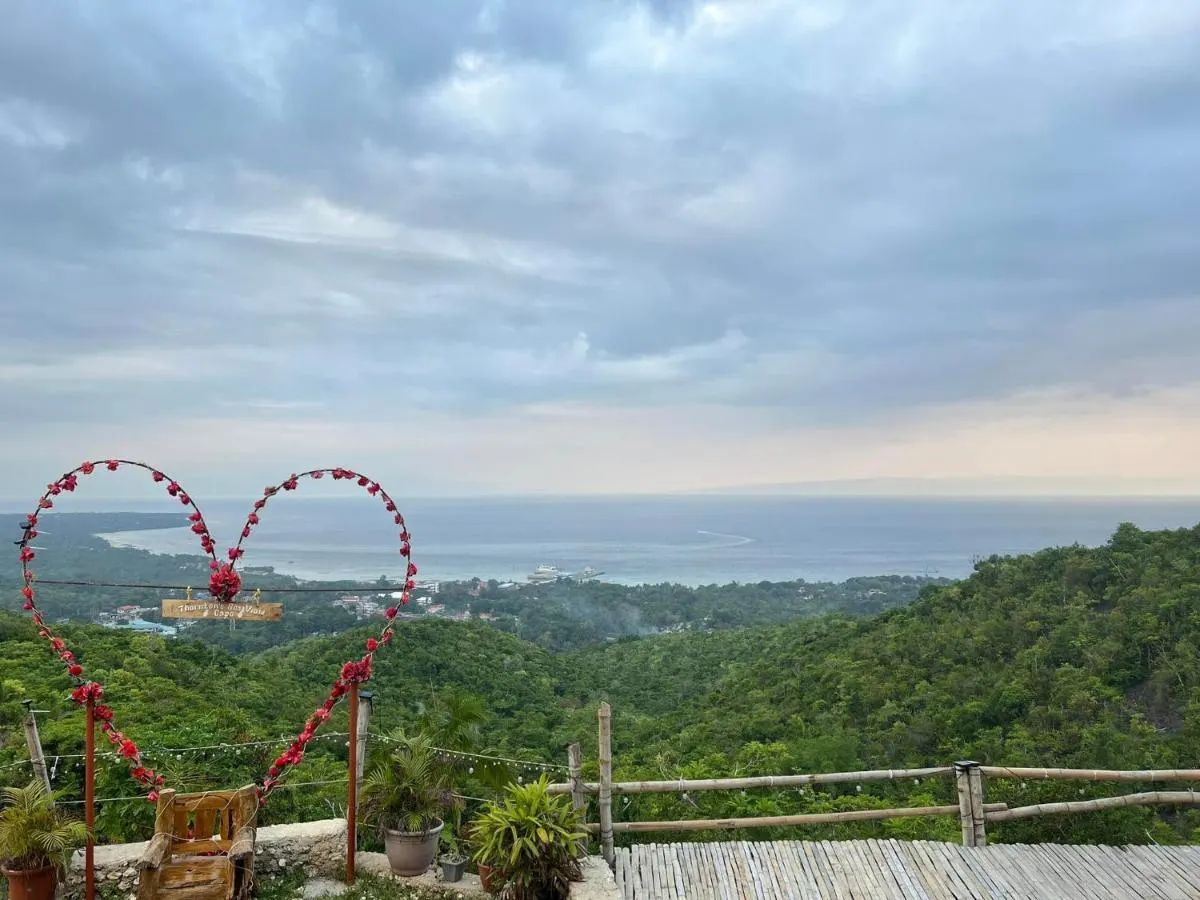 Heart-shaped frame on the deck, facing the sea
